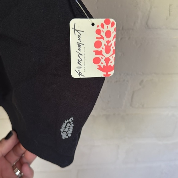 Free people bra sports movement medium large mesh back lined Black NEW - Picture 4 of 7